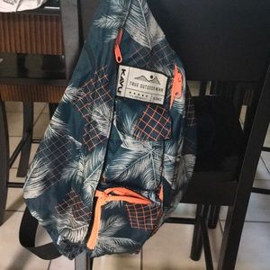 Kavu bag green with palm tree print and orange